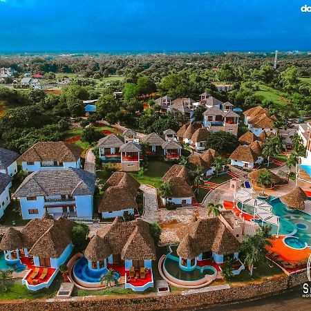 Safari Hotel And Villas Powered By Cocotel Bulala ภายนอก รูปภาพ