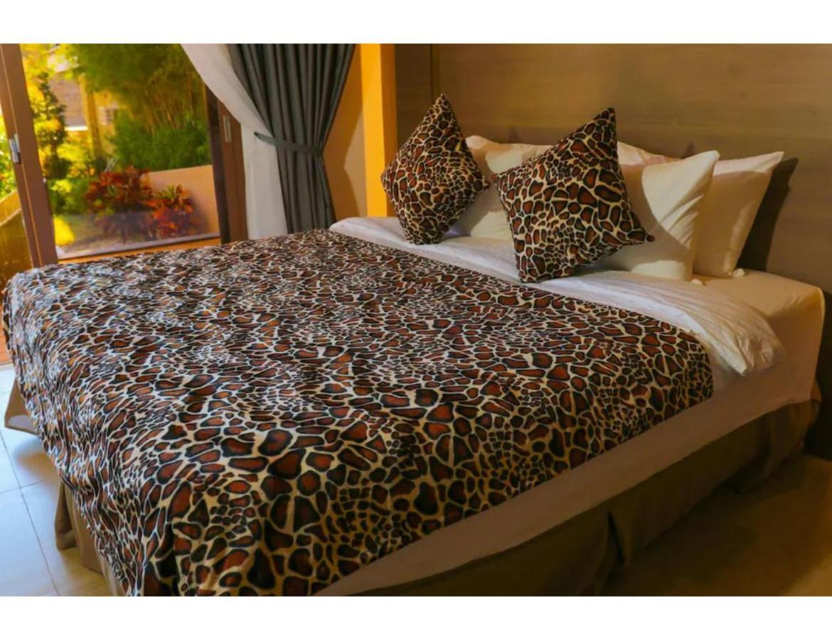 Safari Hotel And Villas Powered By Cocotel Bulala ภายนอก รูปภาพ