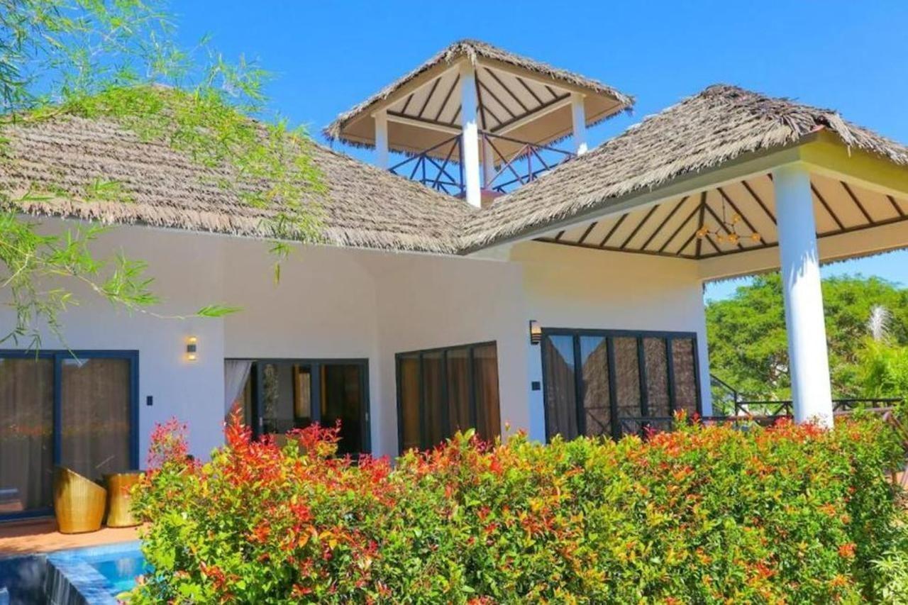 Safari Hotel And Villas Powered By Cocotel Bulala ภายนอก รูปภาพ